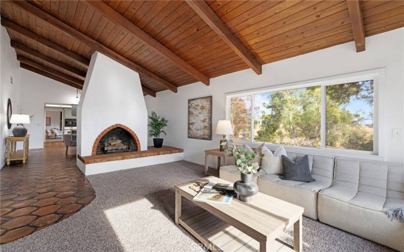 Family room with cozy fireplace - 5926 Avenue Juan Bautista, Jurupa