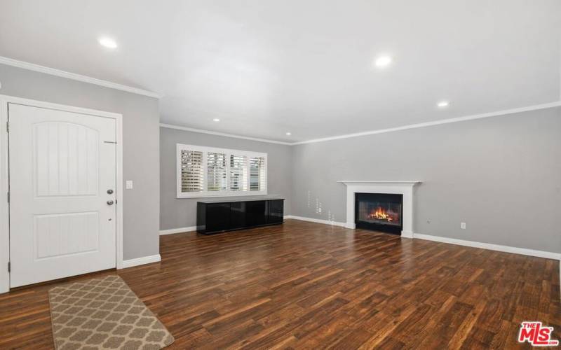 Spacious Living Room with fireplace