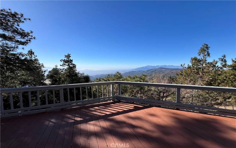 Scenic Back Deck

