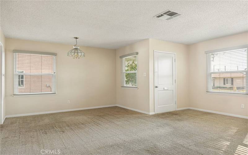 Dining Room & Entry Way