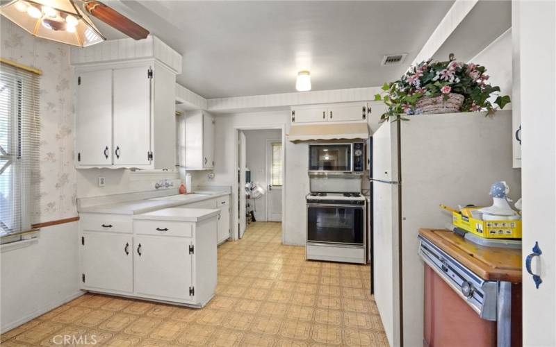 Spacious kitchen with eating area