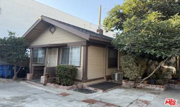 963 S New Hampshire Avenue, Los Angeles, California 90006, 2 Bedrooms Bedrooms, ,1 BathroomBathrooms,Residential Lease,Rent,963 S New Hampshire Avenue,24473933