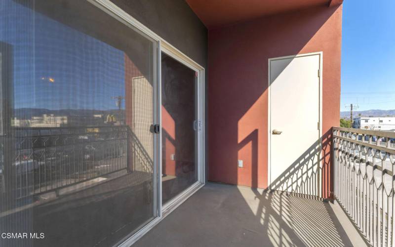 11124 Burbank Blvd #208, North Hollywood