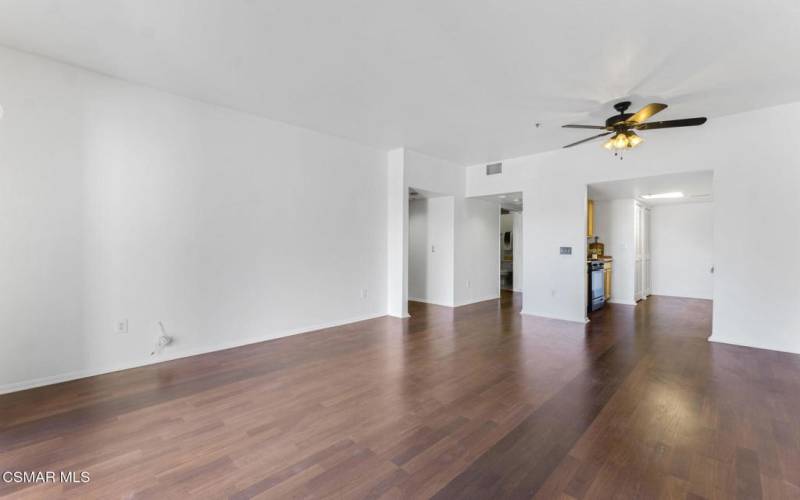 11124 Burbank Blvd #208, North Hollywood