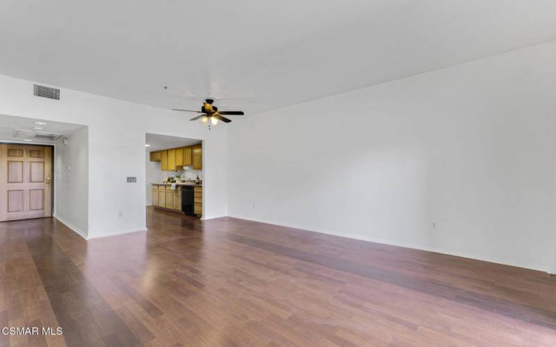 11124 Burbank Blvd #208, North Hollywood