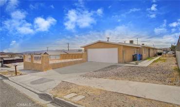 918 & 916 Carson Street, Barstow, California 92311, 6 Bedrooms Bedrooms, ,2 BathroomsBathrooms,Residential Income,Buy,918 & 916 Carson Street,MB24242522