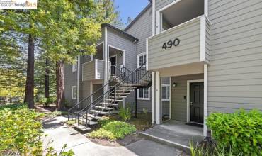 490 Canyon Oaks Dr A, Oakland, California 94605, 2 Bedrooms Bedrooms, ,2 BathroomsBathrooms,Residential,Buy,490 Canyon Oaks Dr A,41081004