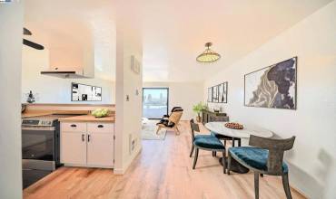 1 Embarcadero 160, Oakland, California 94607, 1 Bedroom Bedrooms, ,1 BathroomBathrooms,Residential,Buy,1 Embarcadero 160,41081011