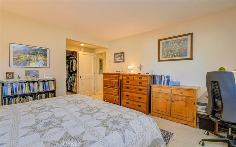 PRIMARY BEDROOM WITH WALK-IN CLOSET