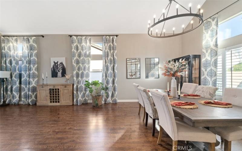 Formal Living Room/Dining Area