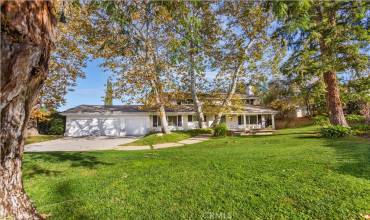 4752 Del Moreno Drive, Woodland Hills, California 91364, 5 Bedrooms Bedrooms, ,5 BathroomsBathrooms,Residential Lease,Rent,4752 Del Moreno Drive,SR24240394