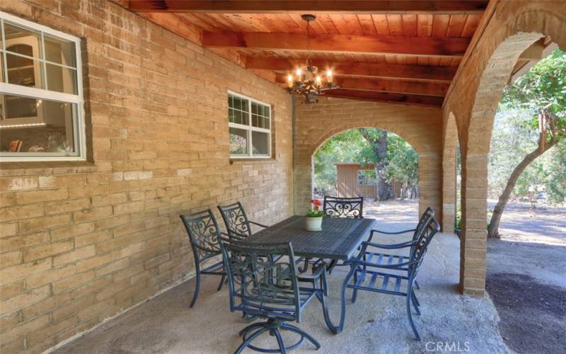 Love this Covered Outdoor Patio