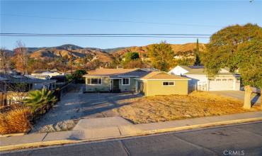 1318 E 39th Street, San Bernardino, California 92404, 3 Bedrooms Bedrooms, ,2 BathroomsBathrooms,Residential Lease,Rent,1318 E 39th Street,CV24251614