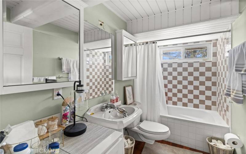 Remodeled updated full bathroom