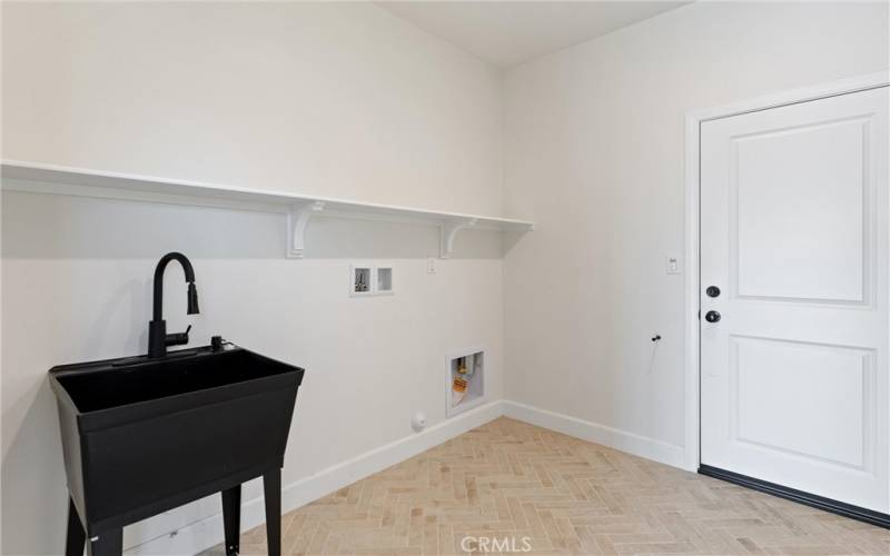 Individual laundry room