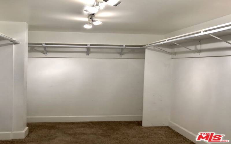 Walk-in closet