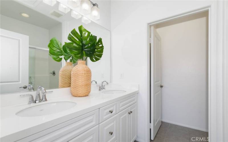 Dual Sinks in Primary Bathroom