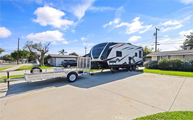 RV PARKING + Trailer AREA!