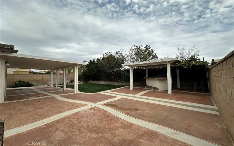 Covered Patio - Gazebo w/ Grilling Bar