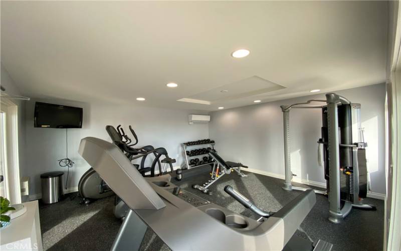 FITNESS CENTER AT UPPER POOL AREA