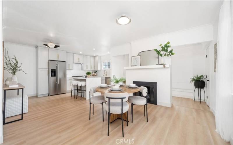 Diningroom with faux fireplace