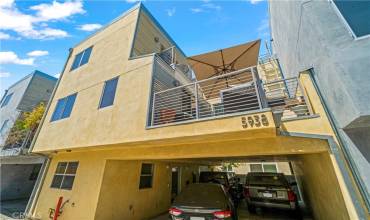 5938 Barton Avenue, Los Angeles, California 90038, 3 Bedrooms Bedrooms, ,2 BathroomsBathrooms,Residential Lease,Rent,5938 Barton Avenue,SR24252982