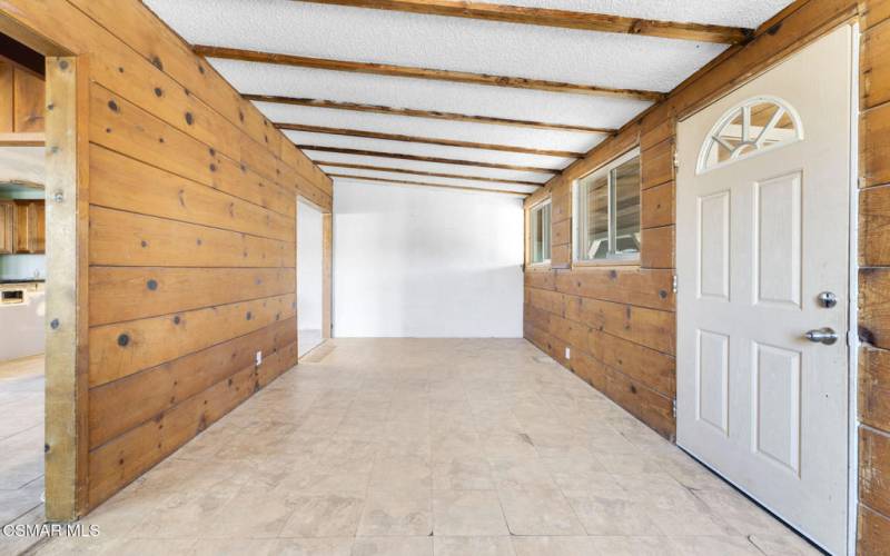 4662 Barnard St - Entry Foyer (3)