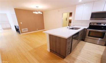 11645 Montana Avenue 116, Los Angeles, California 90049, 2 Bedrooms Bedrooms, ,1 BathroomBathrooms,Residential Lease,Rent,11645 Montana Avenue 116,SR24254845