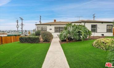 4800 S Victoria Avenue, View Park, California 90043, 3 Bedrooms Bedrooms, ,2 BathroomsBathrooms,Residential Lease,Rent,4800 S Victoria Avenue,24474819