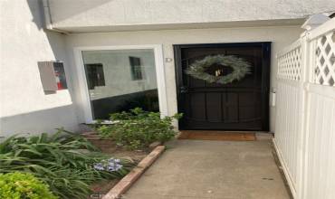 585 S Fashion Park Street D, Orange, California 92866, 2 Bedrooms Bedrooms, ,1 BathroomBathrooms,Residential Lease,Rent,585 S Fashion Park Street D,OC24249719