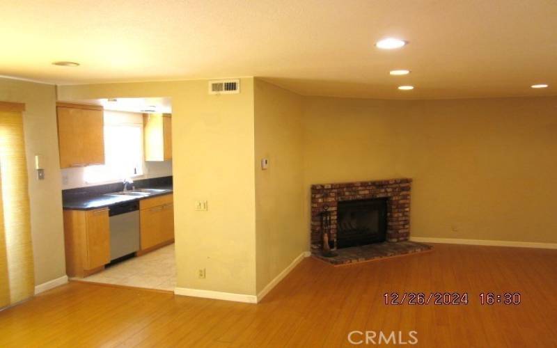 Open floor Living & dining area