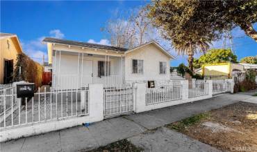 9821 Towne Avenue, Los Angeles, California 90003, 2 Bedrooms Bedrooms, ,2 BathroomsBathrooms,Residential Income,Buy,9821 Towne Avenue,RS24254965