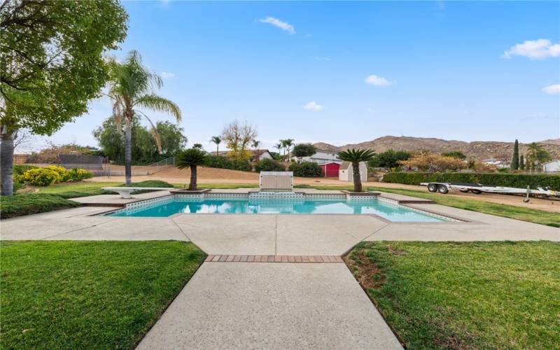 Back Yard - Pool