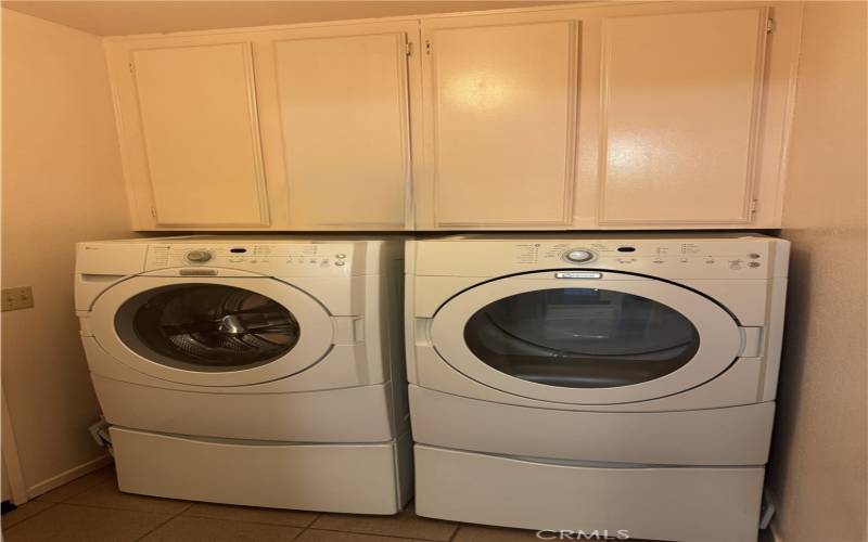 Washer/ Dryer 

Included