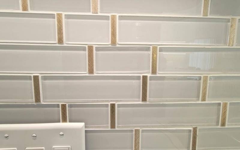 KITCHEN BACKSPLASH TILES WITH GOLD ACCEN