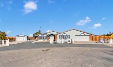 19886 Sahale Road, Apple Valley, California 92307, 4 Bedrooms Bedrooms, ,3 BathroomsBathrooms,Residential,Buy,19886 Sahale Road,HD25002057