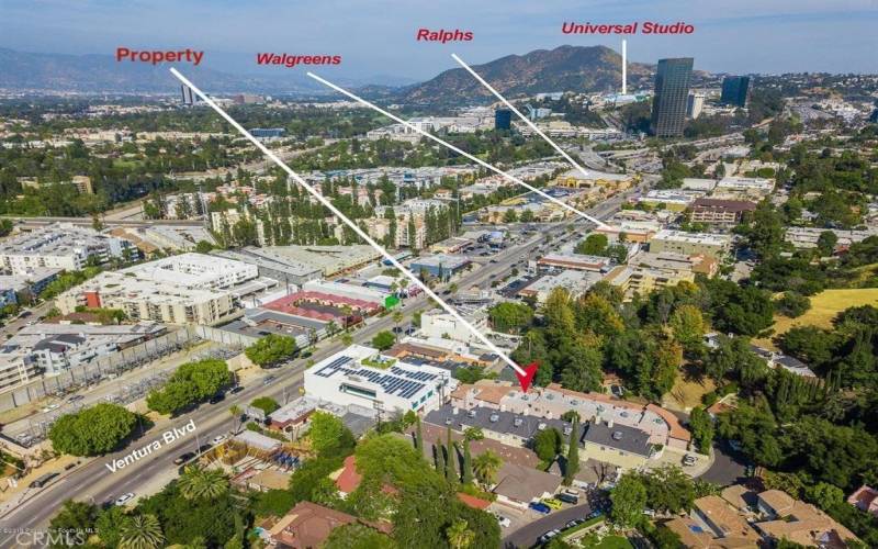 Minutes to Universal Studios, Weddington Park, markets, restaurants, pubs, metro-rail... everything