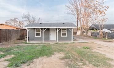 2618 Security Avenue, Bakersfield, California 93306, 2 Bedrooms Bedrooms, ,1 BathroomBathrooms,Residential,Buy,2618 Security Avenue,FR25001807