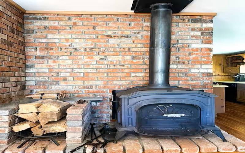 Wood burning stove