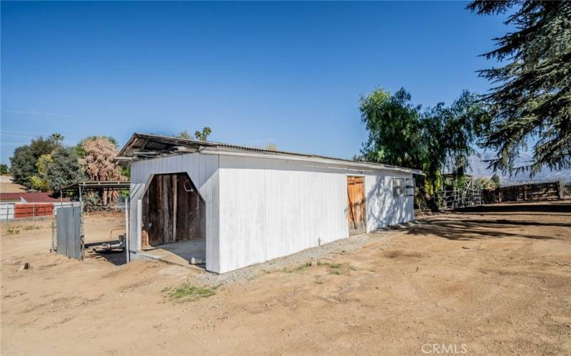 Horse Barn with attached office