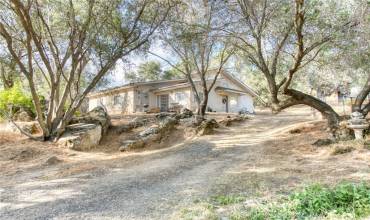 43867 Trabuco Court, Coarsegold, California 93614, 4 Bedrooms Bedrooms, ,4 BathroomsBathrooms,Residential,Buy,43867 Trabuco Court,MD25001305