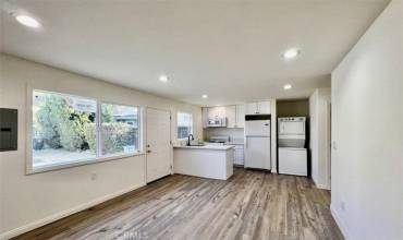 22146 Welby Way, Woodland Hills, California 91303, 2 Bedrooms Bedrooms, ,1 BathroomBathrooms,Residential Lease,Rent,22146 Welby Way,SR25001081