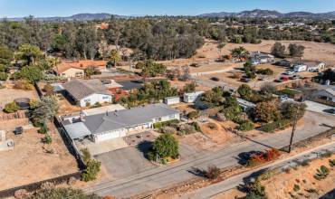 1130 Adobe Norte Ave, Fallbrook, California 92028, 3 Bedrooms Bedrooms, ,2 BathroomsBathrooms,Residential,Buy,1130 Adobe Norte Ave,250000110SD