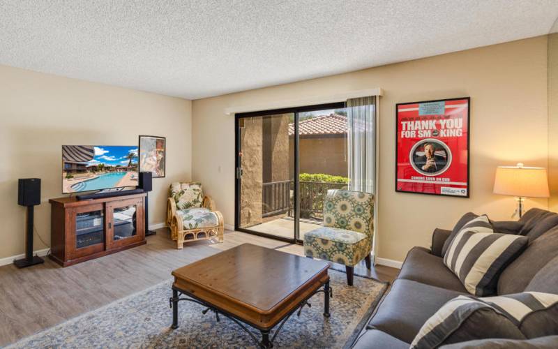 Livingroom with Patio