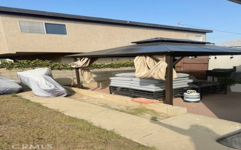 canopy and sitting area