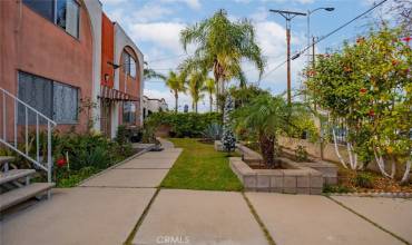 4924 Fountain Avenue 5, Los Angeles, California 90029, 1 Bedroom Bedrooms, ,1 BathroomBathrooms,Residential Lease,Rent,4924 Fountain Avenue 5,GD24255786