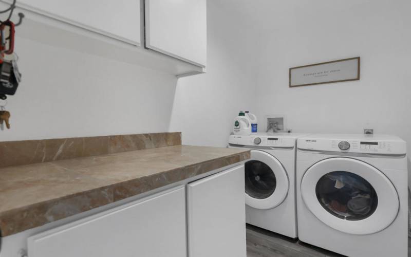 070 LAUNDRY ROOM