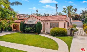 207 S Hamel Drive, Beverly Hills, California 90211, 3 Bedrooms Bedrooms, ,2 BathroomsBathrooms,Residential Lease,Rent,207 S Hamel Drive,25475457