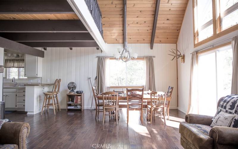 Dining Area and Kitchen Bar