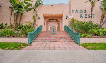 7924 Woodman Avenue 41, Panorama City, California 91402, 2 Bedrooms Bedrooms, ,2 BathroomsBathrooms,Residential Lease,Rent,7924 Woodman Avenue 41,GD24255347